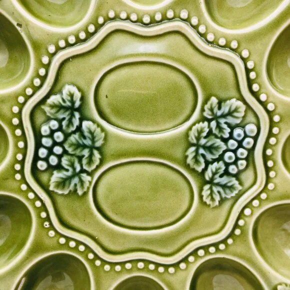 Vtg Green Majolica Deviled Egg Plate Grapevine Decorative Serving Platter